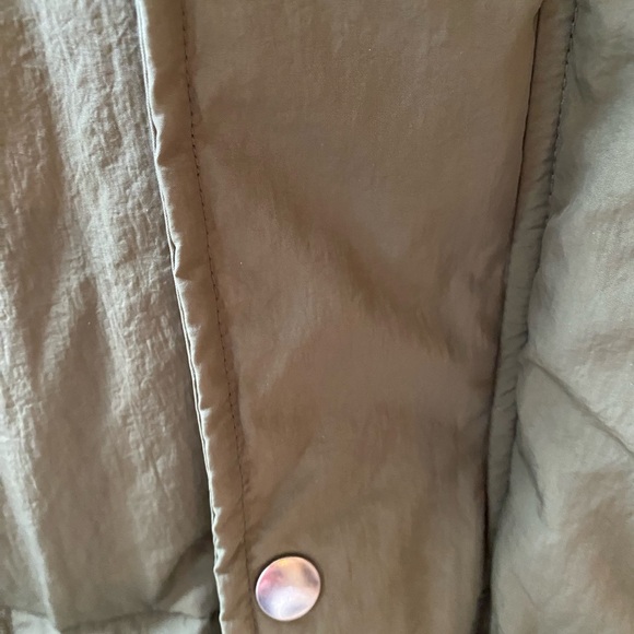 Free People like new lightly used puffer jacket 2 times size L . - Picture 3 of 12